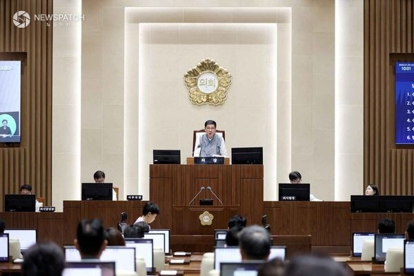 ▲ 유재광 부의장이 29일 제403회 임시회 제2차 본회의를 진행 / 사진=
