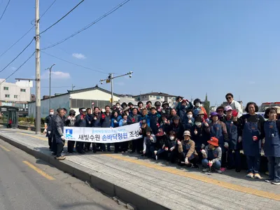 수원특례시의회 정영모 의원, 영화동 지역주민과 함께 마을정원 식재활동 참여