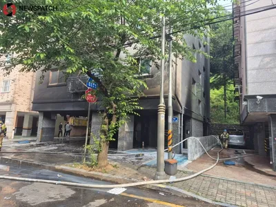 안산 다세대주택 화재. . . 필로티 주차장서 차량 4대 피해  인명피해 없어
