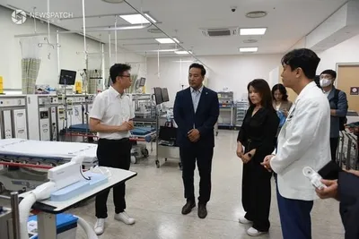 김용성 경기도의원, 아주대병원 권역외상센터 배설 케어 로봇 시연 참관