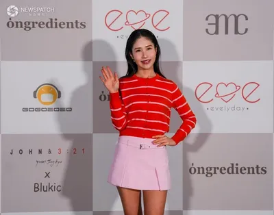 오혜연, '밝은 오렌지 패션' (2026 F/W 서울패션위크)