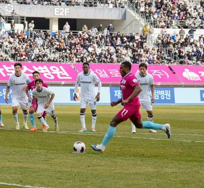 용인FC, 창단 첫 경기서 천안과 2-2 무승부