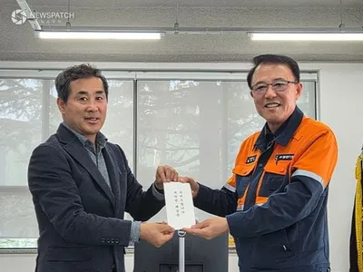 전남드래곤즈, 광양기업으로부터 '선전 기원' 금일봉 수령