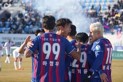 수원FC, 홈 개막전서 용인FC 꺾고 시즌 2연승 행진
