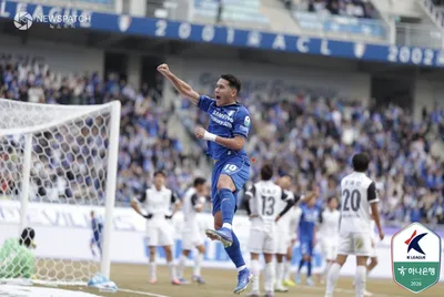 수원삼성 이정효 감독 체제 완벽한 출발…전남에 2-0 완승하며 선두 독주