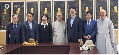 정명근·추미애, 화성 용주사에서 회동. . . 경기도와 화성시의 상생 발전 및 행정 협력 방안 모색