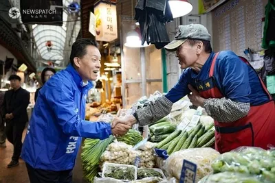 [6.3지선]이재준 수원시장 후보, 전통시장 방문으로 선거운동 본격화