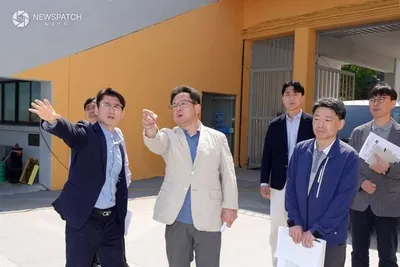 김현수 수원특례시장 권한대행, 아시아축구연맹 여자 챔피언스리그 수원FC 위민·내고향여자축구단(북한) 경기예정인 수원종합운동장 현장 점검