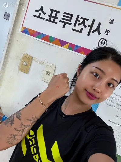 언니미티드 곽선희 중위, '소중한 한표' 사전투표 완료 !