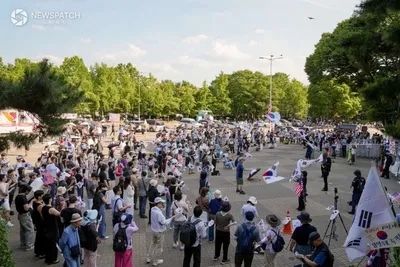 잠실 개표소 다중 위력 시위 엄정 대응…경찰, 불법 행위 수사 강화