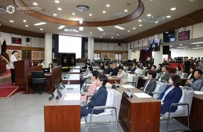 제10대 고양특례시의회 출범. . .전반기 의장, 김미수 의원 선출