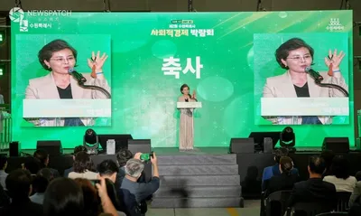 [현장] 수원특례시의회 김미경 의장, 제2회 사회적경제 박람회 참석