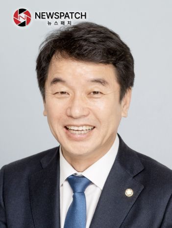 문진석 국회의원(충남 천안갑, 국회 행정안전위원회) 문진석 국회의원(충남 천안갑, 국회 행정안전위원회)