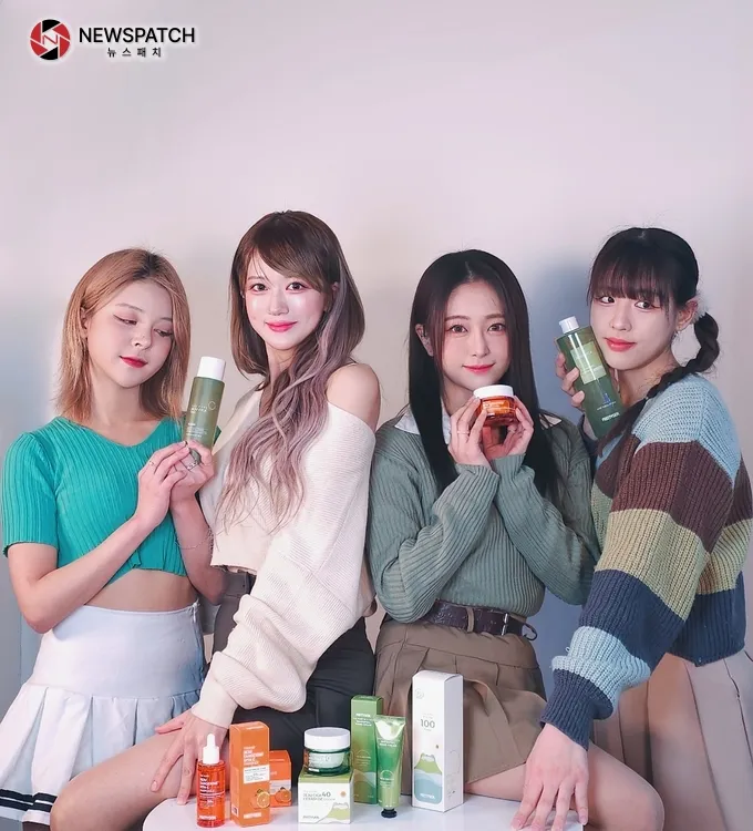 화장품 브랜드 '프리티스킨'의 새로운 광고 모델로 걸그룹'아이씨유' 화장품 브랜드 '프리티스킨'의 새로운 광고 모델로 걸그룹'아이씨유'