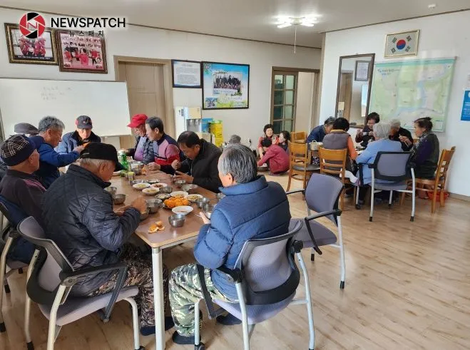 또봉이통닭·더진국, 가평군 북면 경로당에 국밥 후원 또봉이통닭·더진국, 가평군 북면 경로당에 국밥 후원