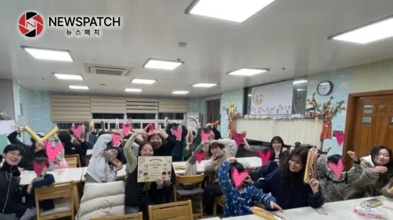 안성시 건강가정·다문화가족지원센터, 1인가구의 사회적 관계망 형성을 위한 “추억의 빼빼로 전달” 안성시 건강가정·다문화가족지원센터, 1인가구의 사회적 관계망 형성을 위한 “추억의 빼빼로 전달”